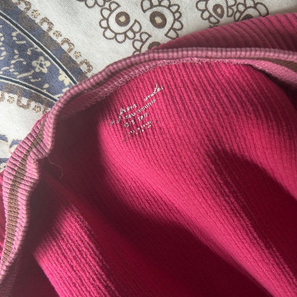 Urban Outfitters go for gold hot pink top - Picture 4 of 5